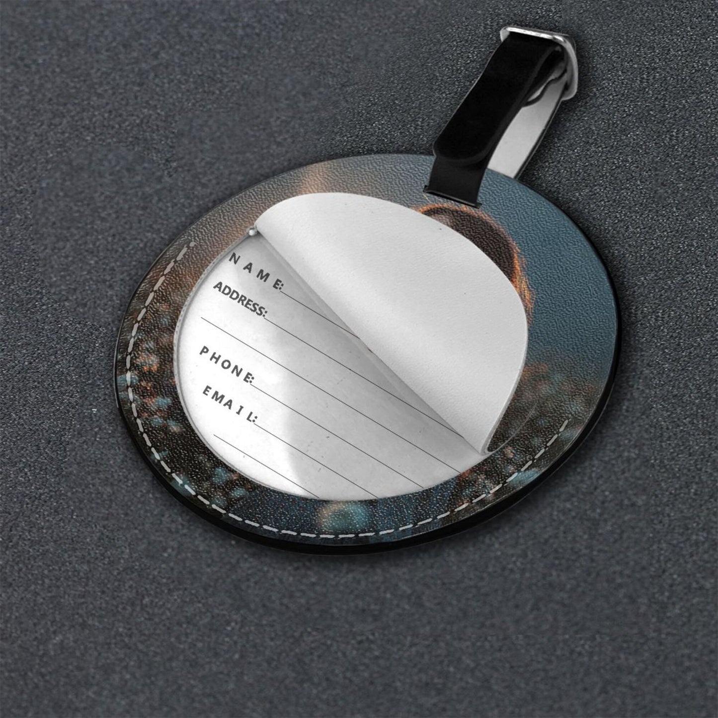 Round Leather Luggage Tag with Artistic Portrait Design – 3.7in/9.8cm Travel Identifier