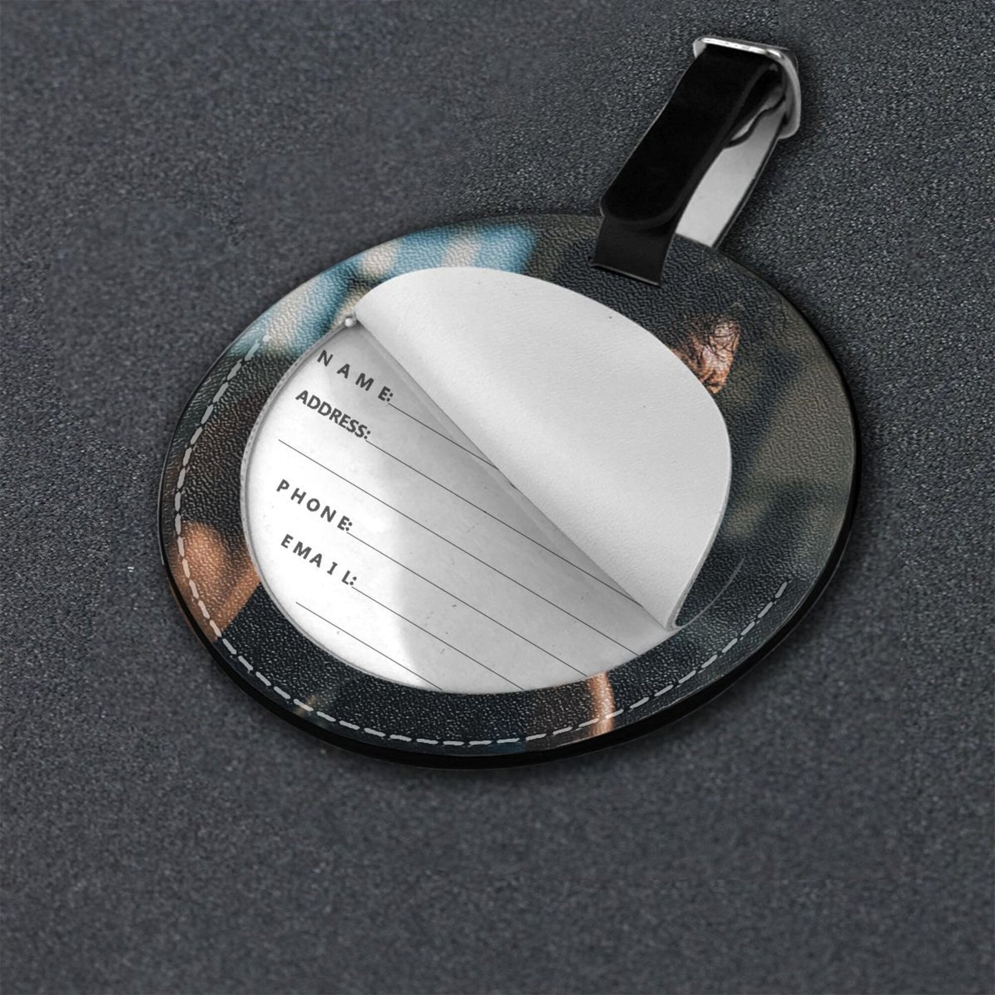 Round Leather Luggage Tag with Fitness Training Man Design – 3.7in/9.8cm Travel Identifier